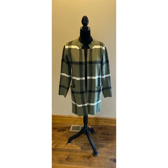 Tahari Windowpane Plaid Cardigan Sweater Long Pockets Size ? Medium to Large - Picture 4 of 12